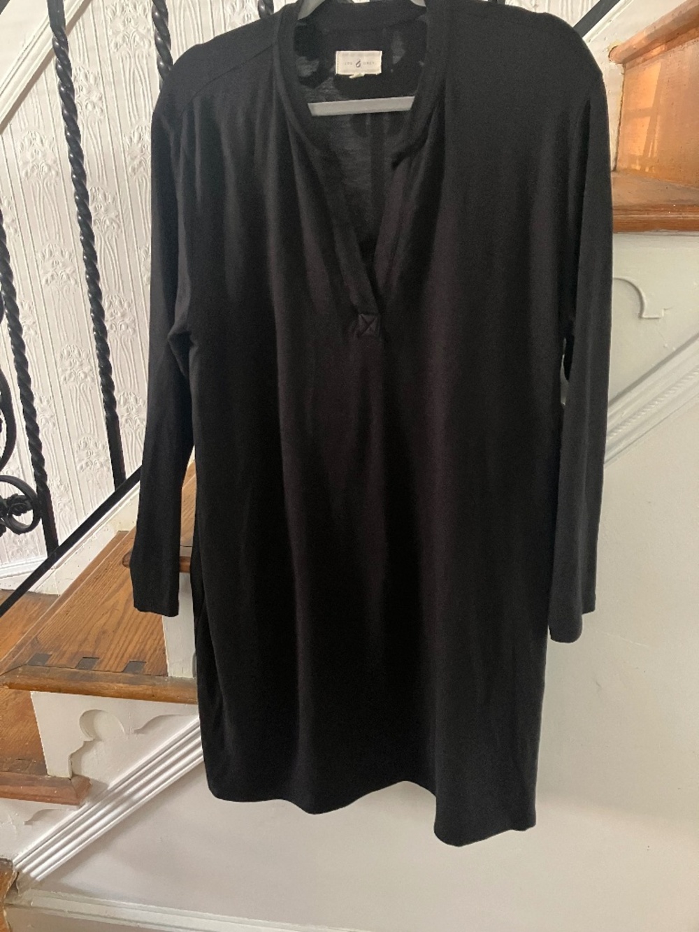 EUC Lou and Grey LOFT black split neck long sleeve tunic dress size L Large